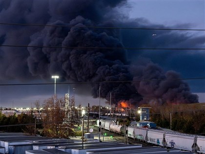 美國UPS貨機墜肯塔基州引發大火　警方稱有人受傷