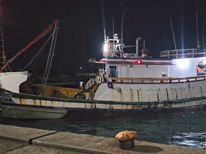 漁船翻覆3失蹤 救援友船轉述:船長有游出船艙