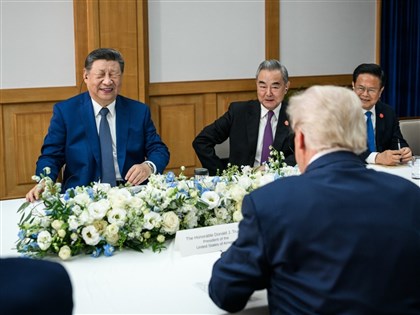 白宮公布峰會習近平笑瞇了眼照片 中國民眾看不到