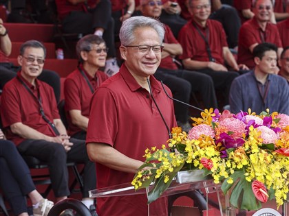 黃仁勳現身運動會 致謝台積電:你們幫我蓋輝達