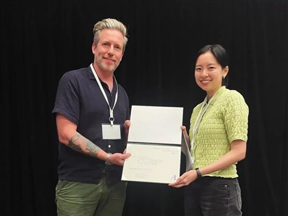 金翎獲美譯者協會第一翻譯獎 臺灣漫遊錄再得獎