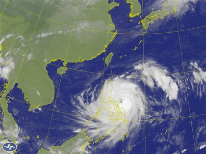 吳德榮:颱風鳳凰共伴東北季風 11、12日防致災雨