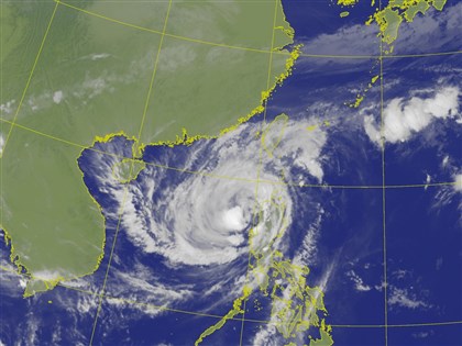 颱風鳳凰外圍環流及東北季風影響 北部東部留意豪大雨