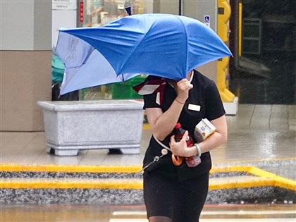 颱風鳳凰逼近　11日停班停課情況一覽