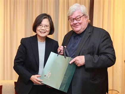 蔡英文訪德逢圍牆倒塌日 包瑞翰:與自由並肩同行