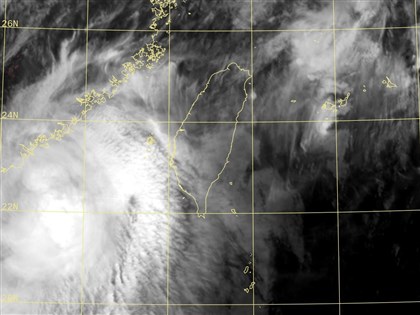 颱風鳳凰陸警納入嘉義縣市　估12日下午登陸高屏