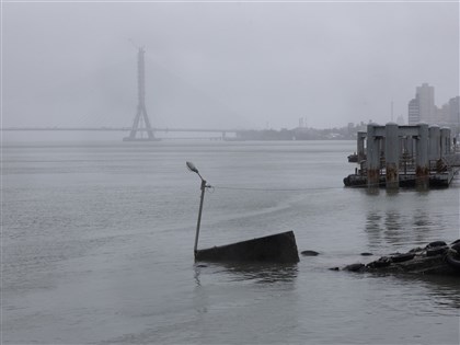 颱風鳳凰來襲　12日估離島10航線、103航次停航