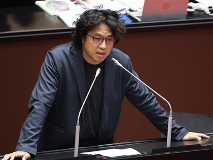 現身德國國會　沈伯洋：勇敢台灣人不因中國恐嚇退縮[影]