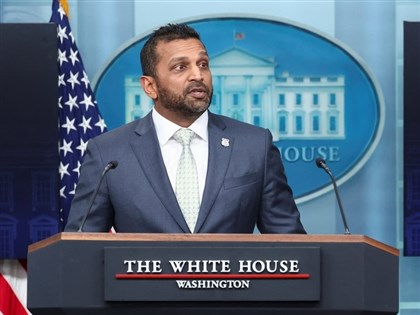 美國FBI局長訪中　北京承諾遏止芬太尼前驅物流通