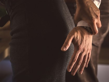 海關人員涉性騷空服員　遭記2大過免職