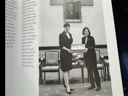 捷克前眾議長艾達莫娃出書　憶訪台演說反應熱烈難忘
