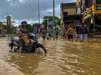 越南洪災增至90死12人失蹤　近13萬戶仍停電