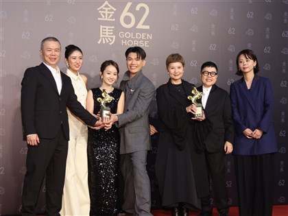 早安世界》金馬獎張震范冰冰封帝后「大濛」講述白色恐怖獲4獎大贏家