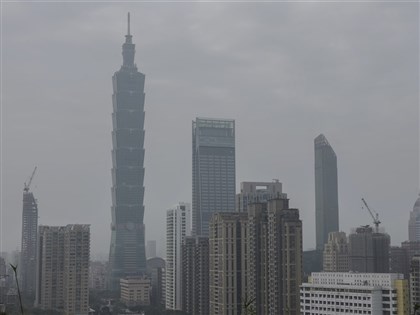 東北季風挾境外污染物　全台空品25日亮橘燈