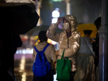 東北季風影響　北台灣轉涼有零星短暫雨