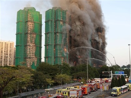 香港新界住宅區發生大火 已造成4死3傷