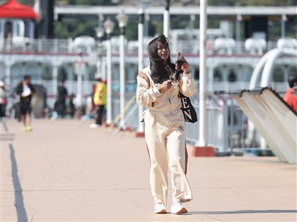 西半部午前零星短暫雨　週末各地回暖氣溫上看28度
