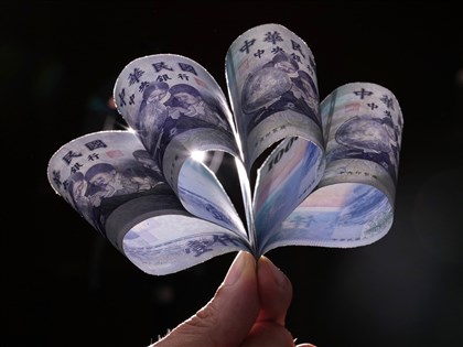 請領全額勞保老年年金　明年起調高至65歲