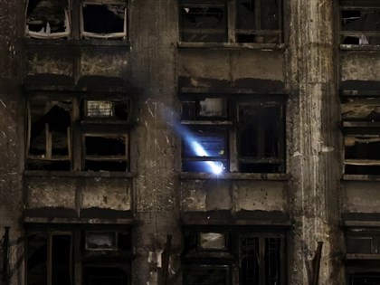 港人籲徹查宏福苑大火被捕　凸顯國安法下異見遭噤聲