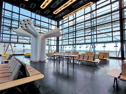 早安世界》桃園機場三航廈北登機廊廳試營運　視野遼闊明亮獲好評