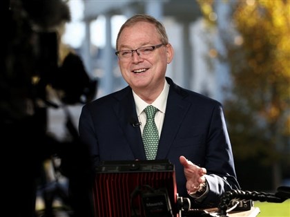 Fed主席鮑爾明年卸任　川普暗示經濟顧問哈塞特接替