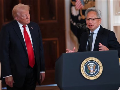 川普會晤輝達黃仁勳　強調出口管制立場明確