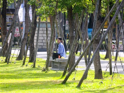 週末回暖　東北季風8日增強北部東部有雨