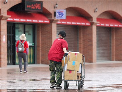 勞保紓困貸款12/15開辦可手機申請、額度最高10萬元　資格說明一次看