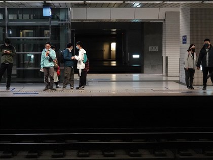 月台嬉戲、跨越警戒線 交部擬修法最高罰7500元