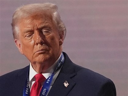 世足抽籤儀式川普搶盡鋒頭 領和平獎大跳YMCA