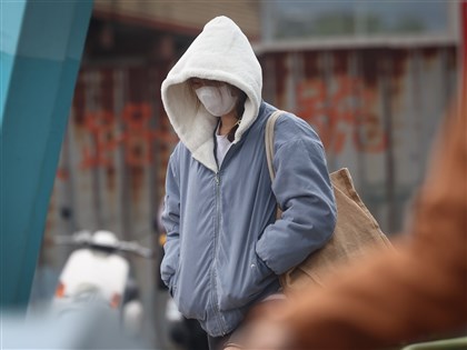 早安世界》兩波東北季風接力報到　8、9日北台3地防大雨13日明顯降溫