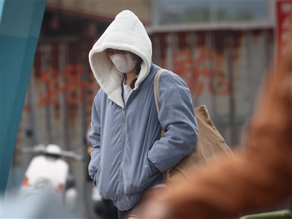 入冬首波大陸冷氣團13日晚間南下 平地低溫12度