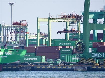 10月電子零組件加班工時衝破30小時　飆逾45年新高