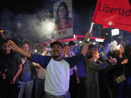 宏都拉斯選舉混亂加劇 總統卡斯楚譴責選舉政變