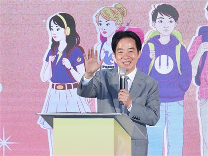 總統:青年海外圓夢計畫 明年增300名額助弱勢偏鄉