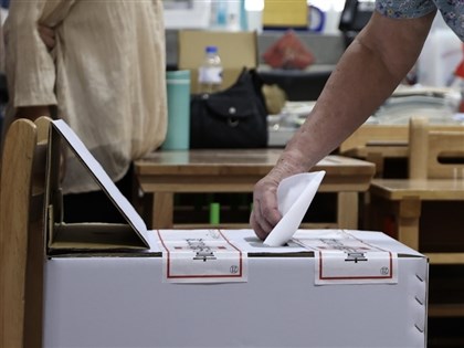 藍白挾人數優勢表決　不在籍投票法逕付二讀交協商