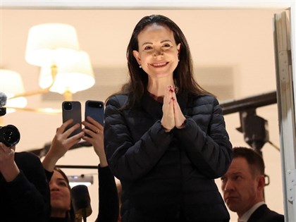 諾貝爾和平獎得主馬查多潛逃挪威謝美軍協助　矢言將返回委內瑞拉