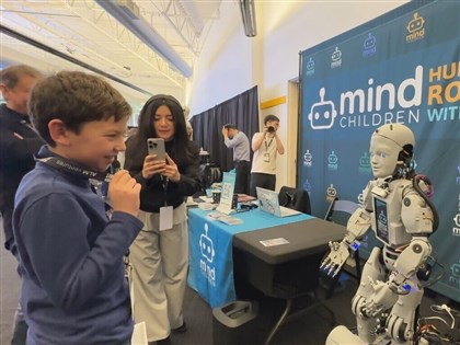 矽谷人形機器人高峰會  宛如實體ChatGPT走入日常[影]