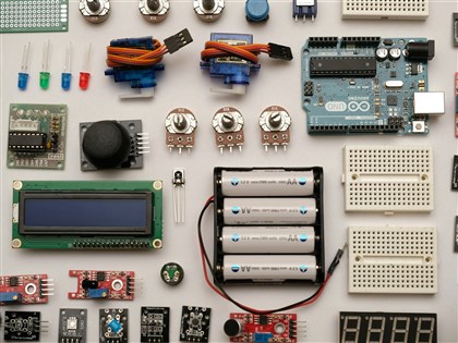 經濟轉骨 製造業附加價值率創新高電子零組件破5成