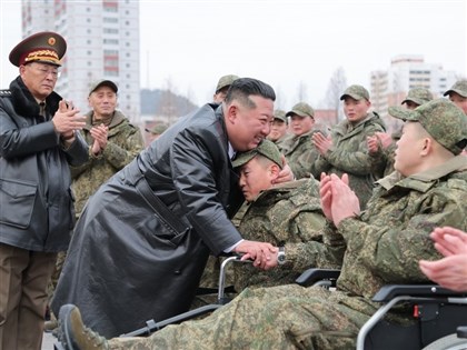 金正恩接見返國工兵部隊 罕見承認北韓士兵曾赴俄羅斯掃雷