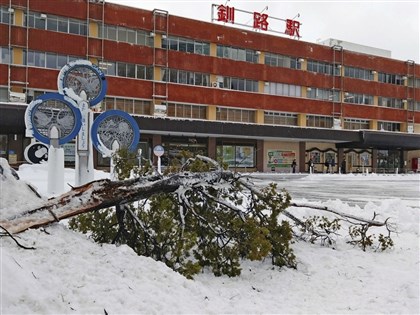 日本北海道暴風雪近2萬戶停電　眾多航班列車取消停駛