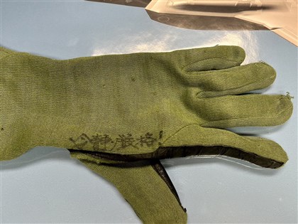 日防相曬飛官手套　肯定自衛隊冷靜應對中國雷達照射