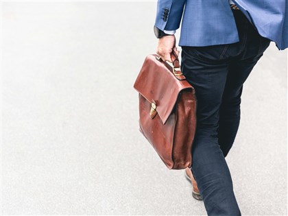 勞動部:修法取消就業保險65歲投保上限 提升中高齡安全保障