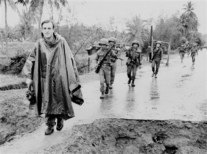 戰地記者普立茲獎得主阿奈特辭世　曾見證越戰波灣戰爭