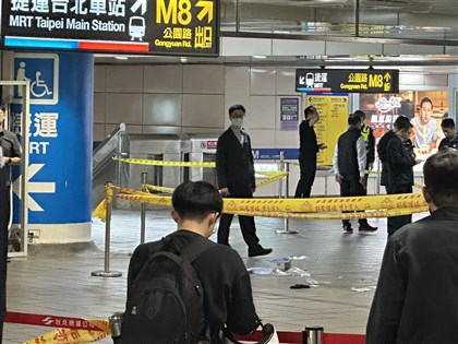 台北車站遭擲煙霧彈釀1傷　北捷一度過站不停