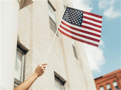 紐時：川普政府加速撤銷歸化美籍公民行動