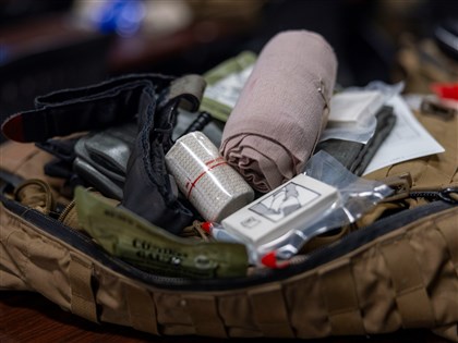 遇砍人受傷怎麼辦  醫：加壓止血、別拔刀