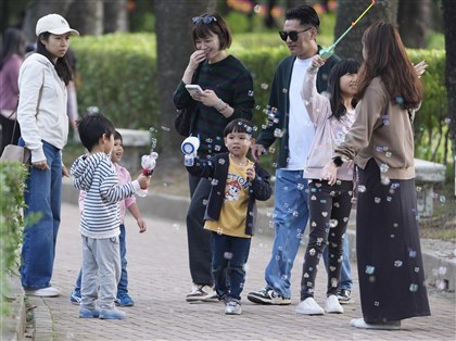 白天舒適早晚偏涼 吳德榮:21日冷空氣南下降溫