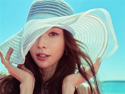 登「洋基工程籃球隊」主場  林志玲喊看球送年曆