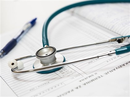 公費胃癌篩檢115年上路 小雇主健保最低投保調高